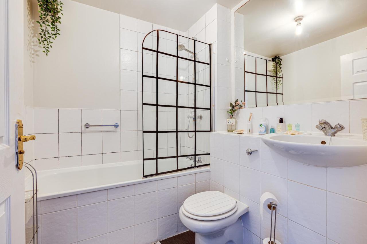 Cosy 2Br Modern Apt With Free Parking ลิเวอร์พูล ภายนอก รูปภาพ